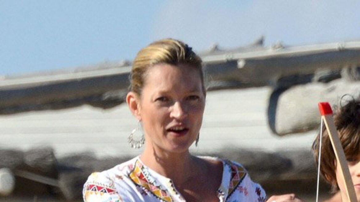 Στο St. Tropez για διακοπές η Kate Moss